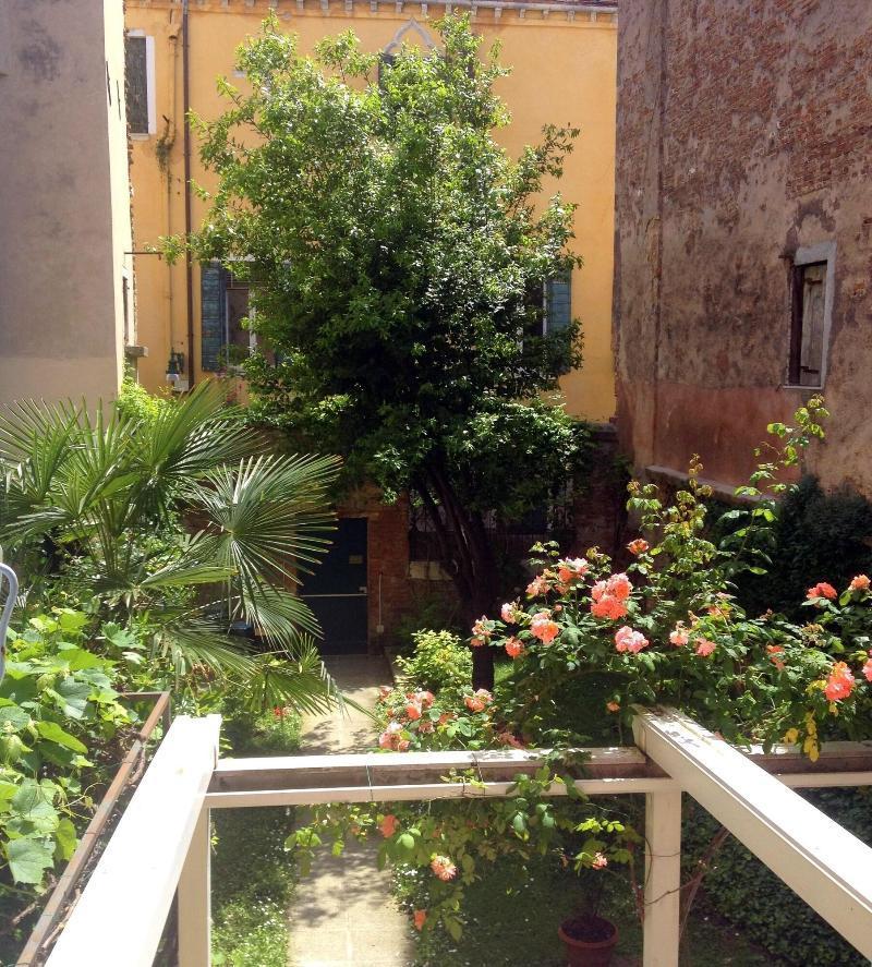 3749 Pontechiodo Bed and Breakfast Venetië Buitenkant foto