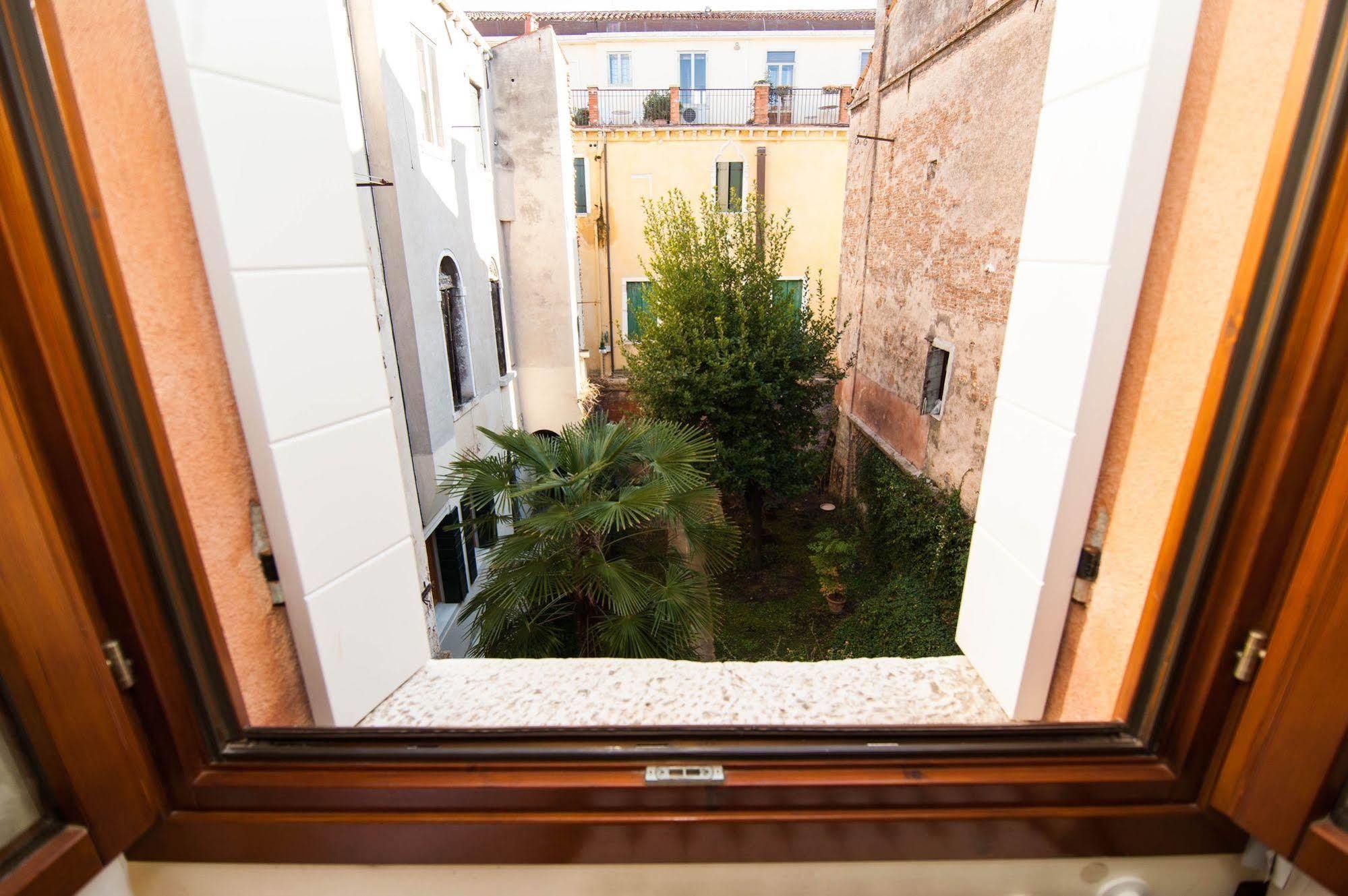 3749 Pontechiodo Bed and Breakfast Venetië Buitenkant foto