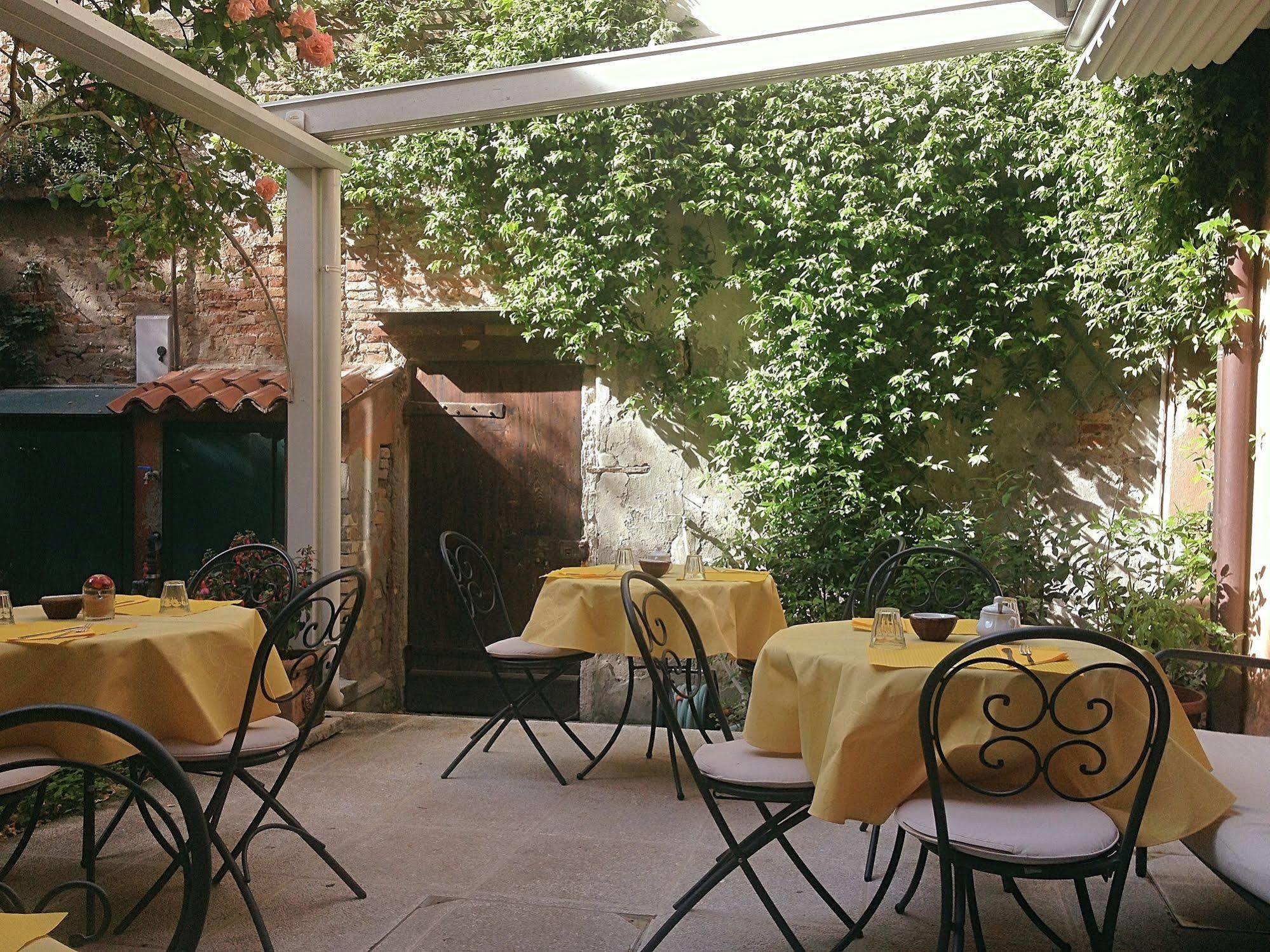 3749 Pontechiodo Bed and Breakfast Venetië Buitenkant foto